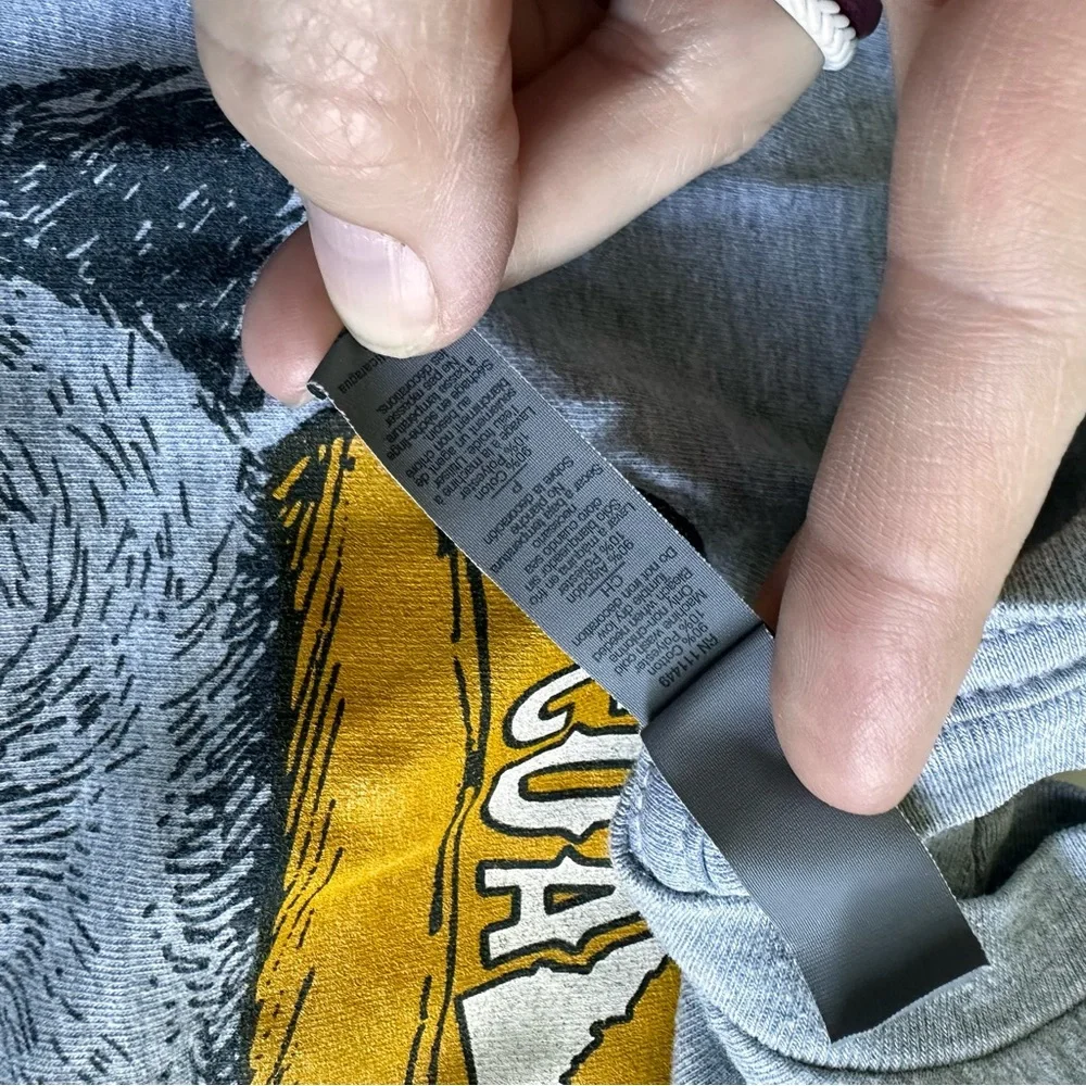 N/A grey graphic